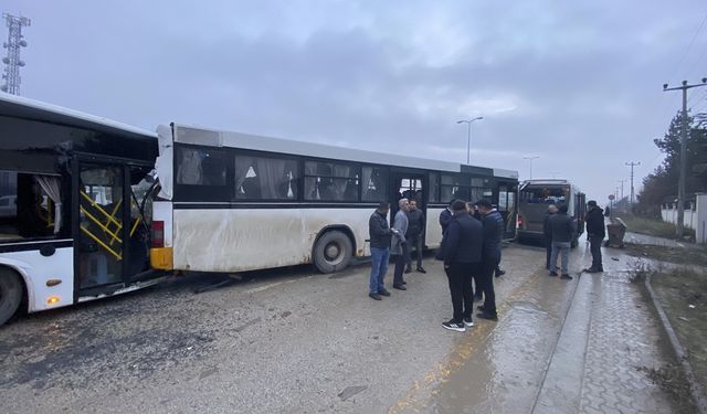 Ankara'da zincirleme trafik kazasında 26 kişi yaralandı