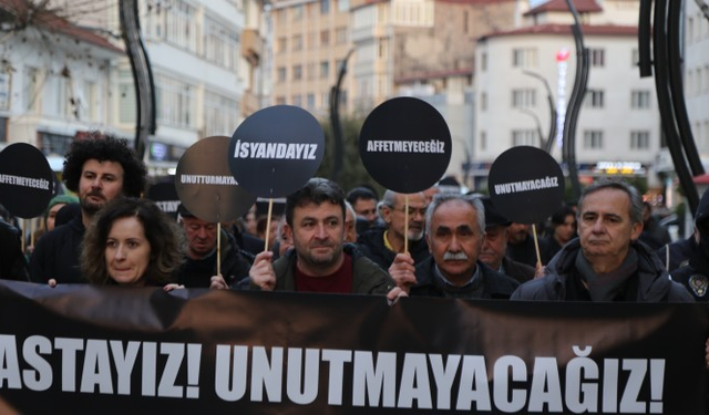 Bolu’da yangın sorumluları yürüyüşle protesto edildi