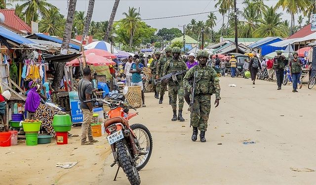 Mozambik'te seçim sonrası yaşanan şiddet olayları nedeniyle 3 bin kişi ülkeyi terk etti