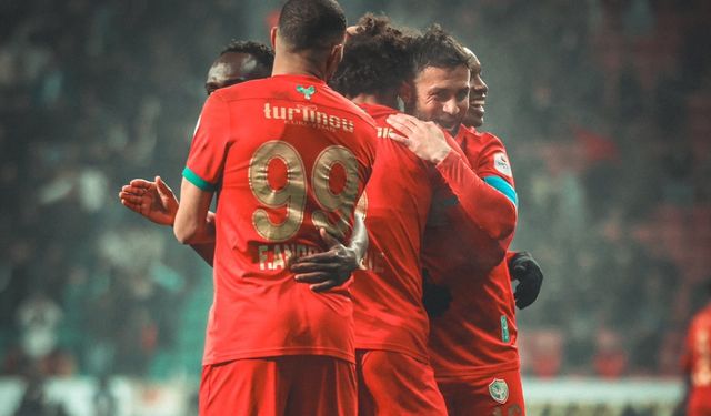 Amedspor, son dakikada 3 puana kavuştu