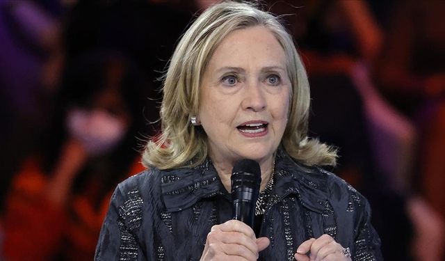 Hillary Clinton, Trump yönetimini Epstein dosyalarını 'örtbas etmekle' suçladı