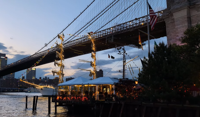 New York'ta, Meksika Donanmasına ait geminin Brooklyn Köprüsü’ne çarpması sonucu iki kişi hayatını kaybetti