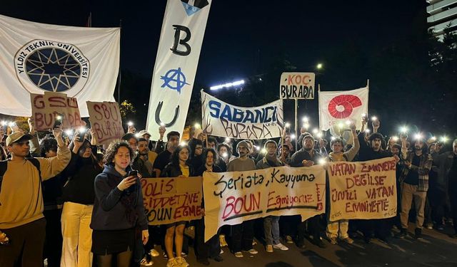 Üniversite öğrencileri "Nureddin Yıldız" protestosunda gözaltına alınan arkadaşlarına destek için Vatan Emniyet'e gitti