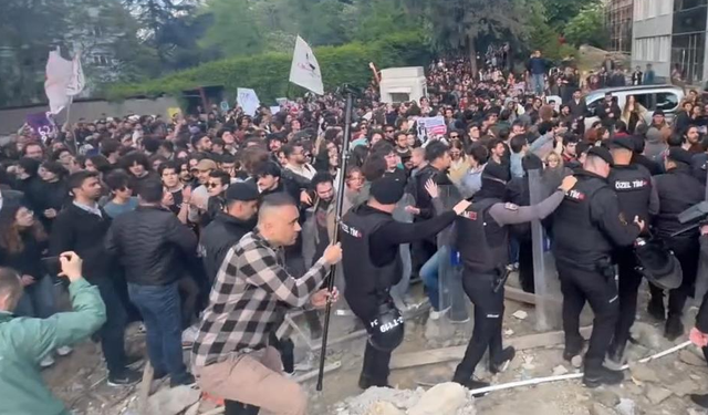 Nureddin Yıldız'ı protesto eyleminden sonra tutuklanan 5 Boğaziçili tahliye edildi