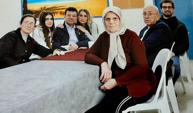 Ekrem İmamoğlu, ailesiyle görüşmesi sırasında çekilmiş fotoğrafı paylaştı