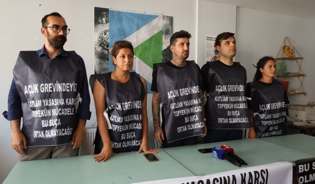 İzmir'de yaşam hakkı savunucuları sokaktaki hayvanlar için açlık grevinde