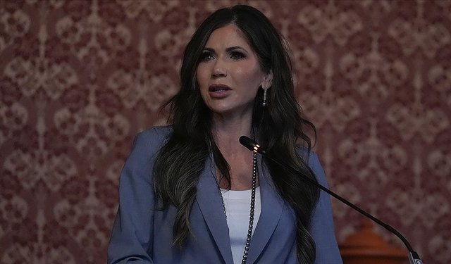 Trump, İç Güvenlik Bakanı Kristi Noem'i görevden aldı