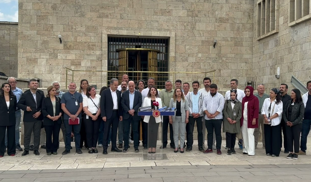 "Barajsız Sendika, Yasaksız Grev, Güvenceli İş" kanun teklifi Meclis'e sunuldu