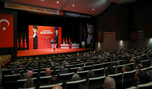 CHP'li belediye başkanları parti genel merkezinde bir araya geldi