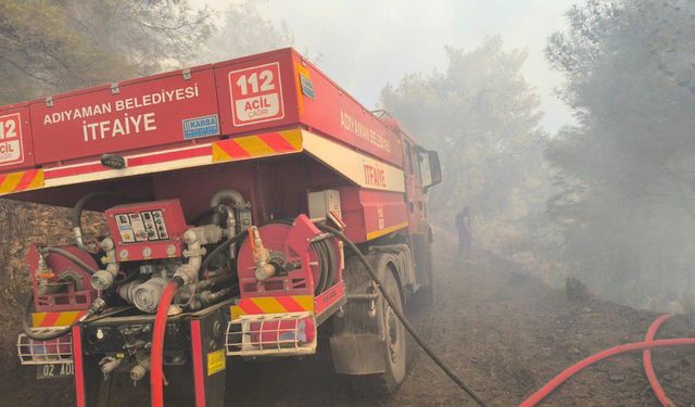 Adıyaman Belediyesi’nden Hatay’daki yangına personel ve araç desteği