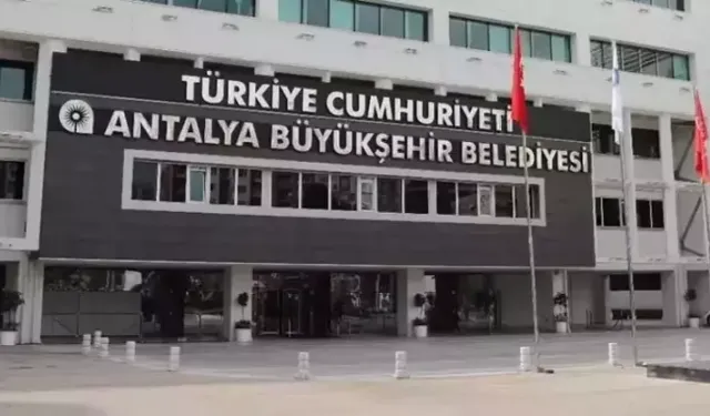 Antalya Büyükşehir Belediyesi'ne 'rüşvet' operasyonu: 17 gözaltı