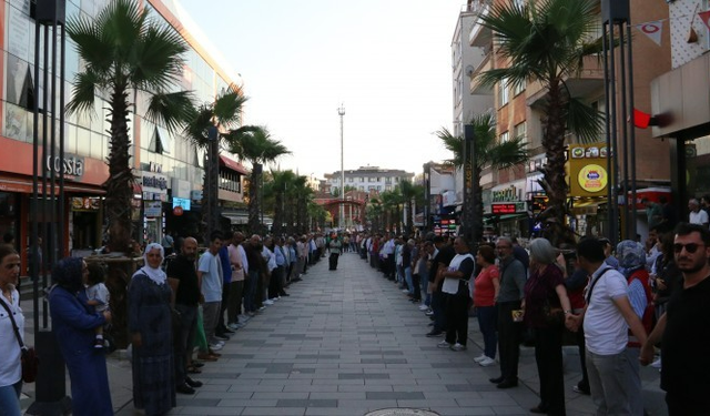 DEM'den İstanbul'da "Barış için zincir eyleminde buluşuyoruz" eylemi