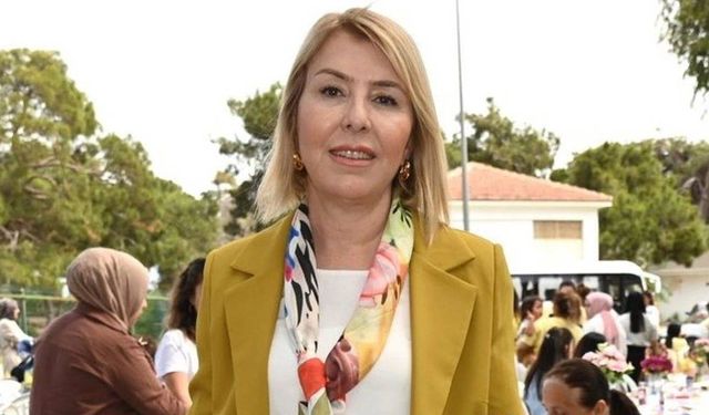 Manavgat Belediyesi Başkan Yardımcısı Gülsüm Özer, görevinden ve CHP'den istifa etti