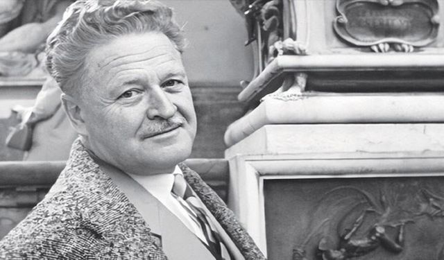 MİT, Nâzım Hikmet'e ait olduğu düşünülen arşiv belgesini paylaştı