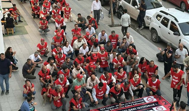Van'da işten çıkarılan işçilerin eylemi 27'inci gününde sürüyor