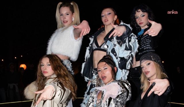 Manifest grubu üyelerine 'hayasızca hareketler' davasında ceza