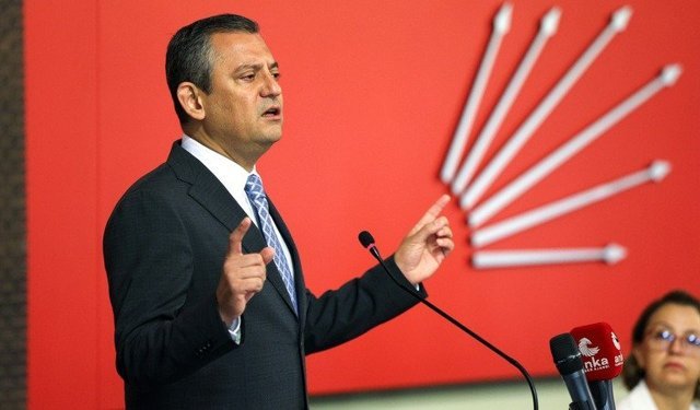 Özel’den gazeteci Arı’nın gözaltısına alınmasına tepki: Gazetecilik suç değildir