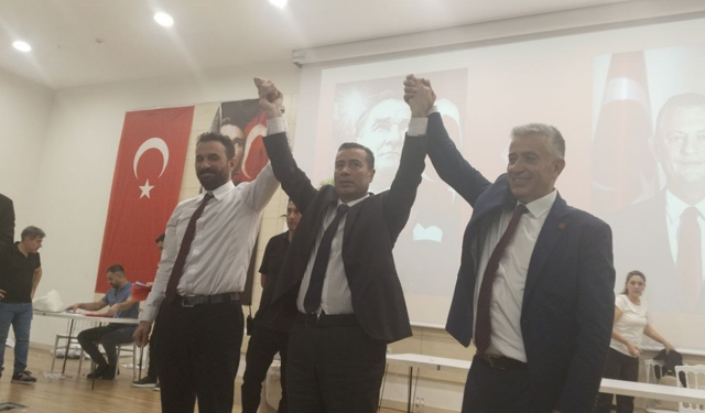 CHP Melikgazi İlçe Kongresi: Turan Arık yeniden başkan seçildi