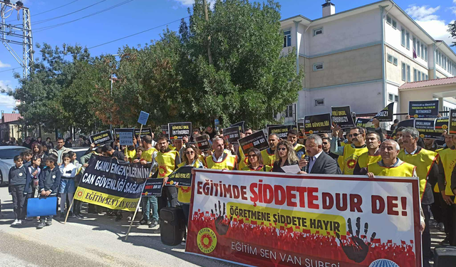 Van'da öğretmenlere saldırıya protesto: Okullar sahipsiz bırakılmamalı