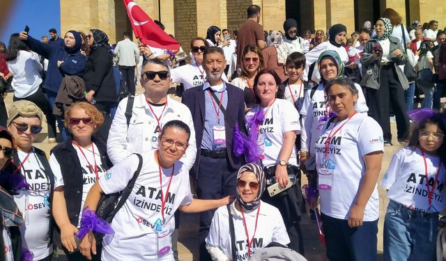 100 bine yakın kişi Anıtkabir'i ziyaret etti