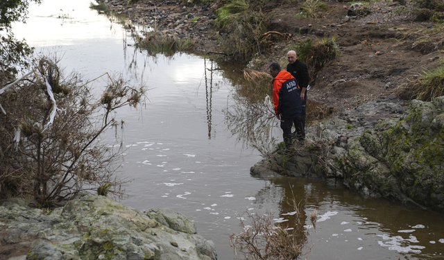 İzmir Foça'da selde kaybolan kişiyi arama çalışmaları sürüyor