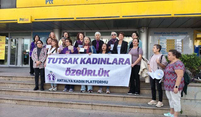 Antalya Kadın Platformu, ‘tutsak’ kadınlara kart gönderdi: Erkek-devlet şiddetine karşı dayanışmayı büyütüyoruz