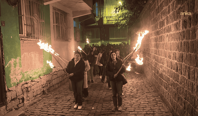 Diyarbakır’da kadınlardan şiddete karşı meşaleli yürüyüş