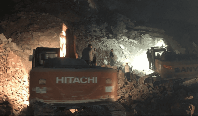 Ordu'nun Fatsa ilçesinde taş ocağında göçük: İki işçi mahsur kaldı