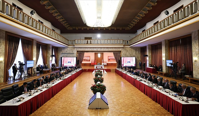 Meclis'te 'İmralı Tutanakları' gerilimi: Kurtulmuş 'Özet' dedi, muhalefet reddetti