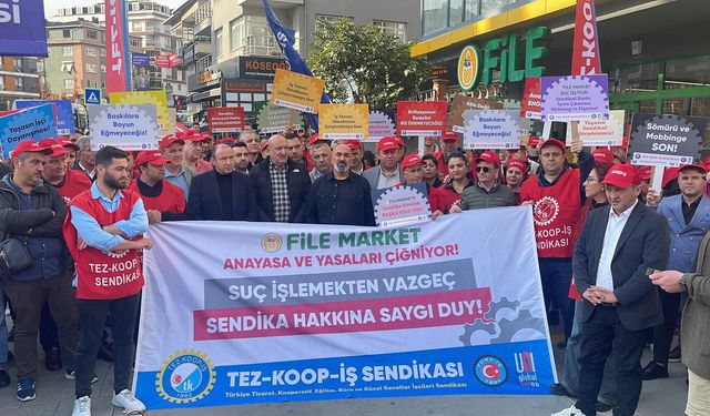 File'de sendika talebi büyüyor: Tez-Koop-İş’ten File Market önünde açıklama
