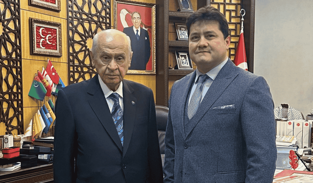 MHP'li Başkan gazeteciye "Karı kıyafeti giydiririz, düğünlerde oynatırız" dedi, gazeteci koruma altına alındı