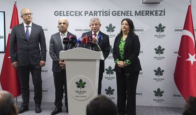 DEM Parti heyetinden Gelecek Partisi Genel Başkanı Davutoğlu'na ziyaret