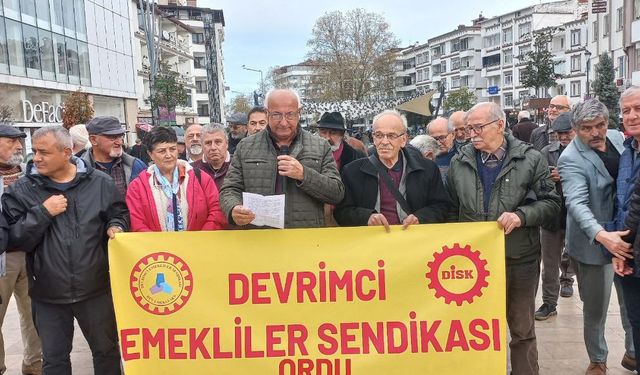 Dev Emekli Sen: Sefaleti kabul etmiyoruz, hakkımız olanı istiyoruz!