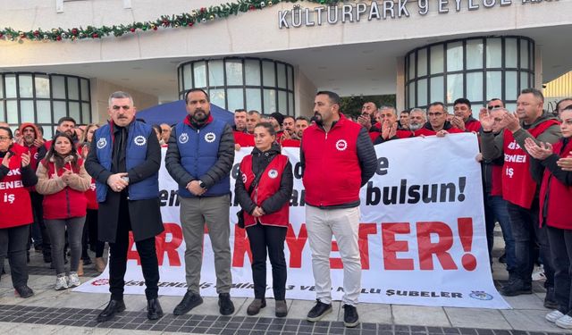 İzmir’de Genel-İş Sendikası üyesi belediye çalışanlarının eylemi sürüyor