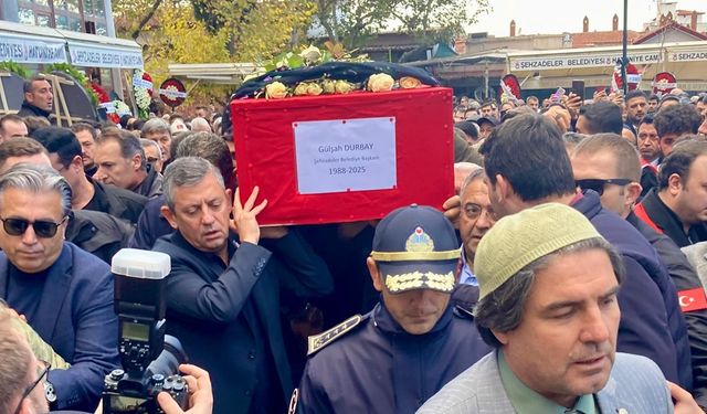 Ferdi Zeyrek’ten sonra bu kez de binler Cumhuriyet Meydanı’nda Gülşah Başkanı dualarla uğurladı