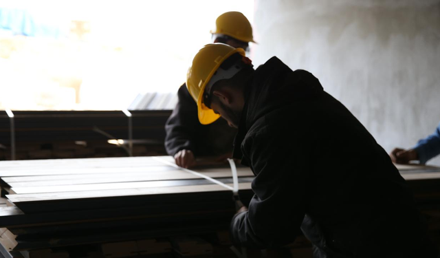 Bazı mesleklerde mesleki yeterlilik belgesi olmayanlar 12 ay sonra çalıştırılamayacak