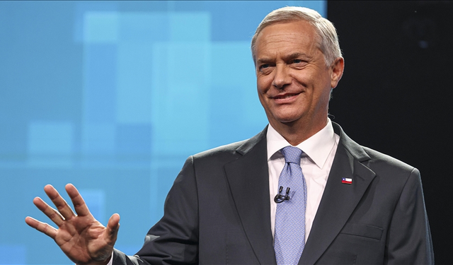 Şili'de devlet başkanı seçimini 16 puan farkla aşırı sağın adayı kazandı