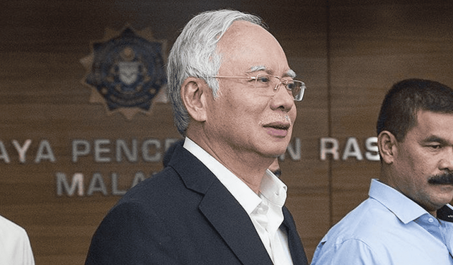 Eski Malezya Başbakanı Necip, yolsuzluk davasında 25 dosyada suçlu bulundu