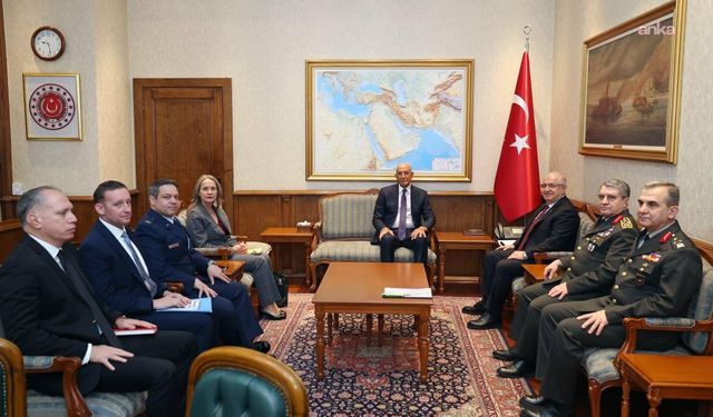 CHP'li Namık Tan'dan Güler-Barrack görüşmesindeki oturma düzenine tepki