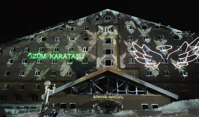 Grand Kartal Otel yangınının birinci yılında hayatını kaybedenler otel önünde düzenlenen törenle anıldı