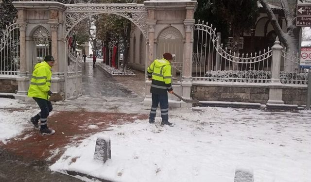 Bursa Büyükşehir kar ve lodosa geçit vermedi