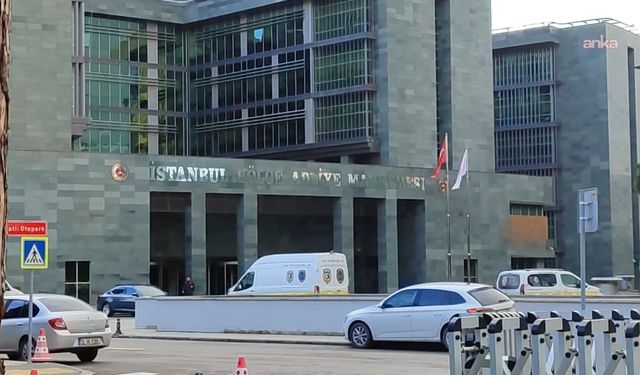 İstanbul Bölge Adliye Mahkemesi'nde bir savcı hakimeye silahlı saldırı gerçekleştirdi