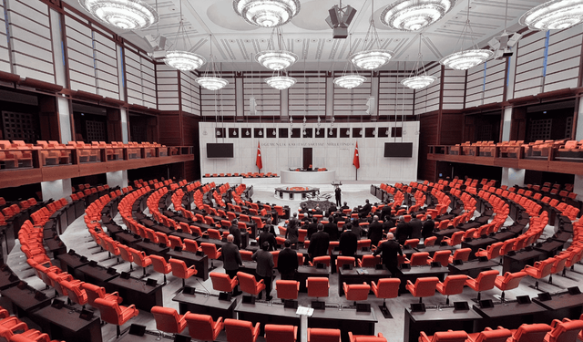 Özel: Dağ fare doğurdu. 19 bin lira olan maaşı 20 bin lira yapıyorlar