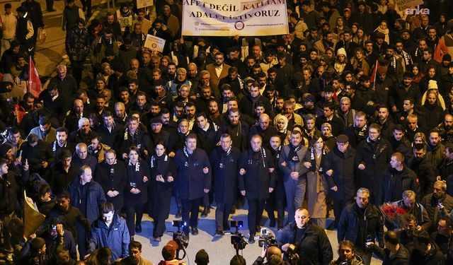 Özgür Özel Adıyaman’da sessiz yürüyüşe katıldı