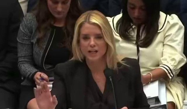 ABD Adalet Bakanı Bondi, Epstein dosyaları oturumunda Kongre üyeleri ile tartıştı