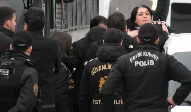 Migros depo işçileri Tuncay Özilhan’ın evinin önünde ters kelepçeyle gözaltına alındı