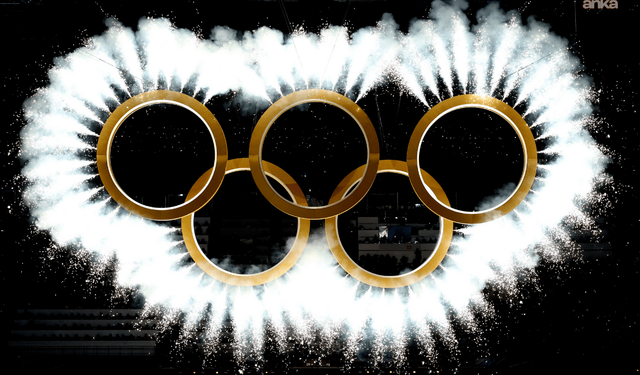 Milano-Cortina 2026 Kış Olimpiyatları iki meşaleyle başladı