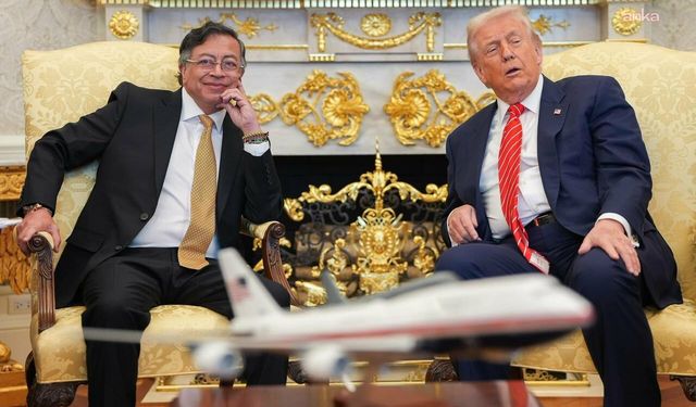 Kolombiya Cumhurbaşkanı Petro ve ABD Başkanı Trump Beyaz Saray'da bir araya geldi