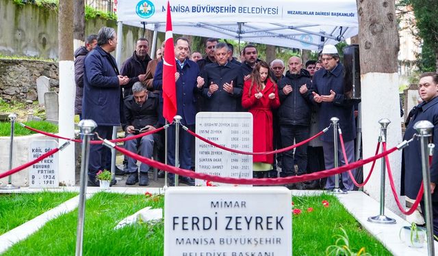 CHP Genel Başkanı Özel’den mezarlıklara vefa ziyaretleri