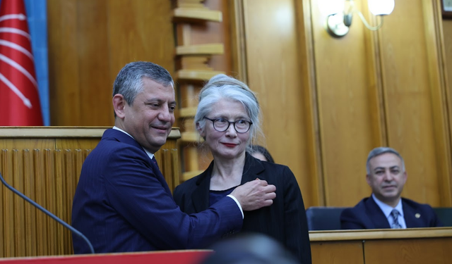 Emine Ülker Tarhan 12 yıl sonra CHP'ye geri döndü